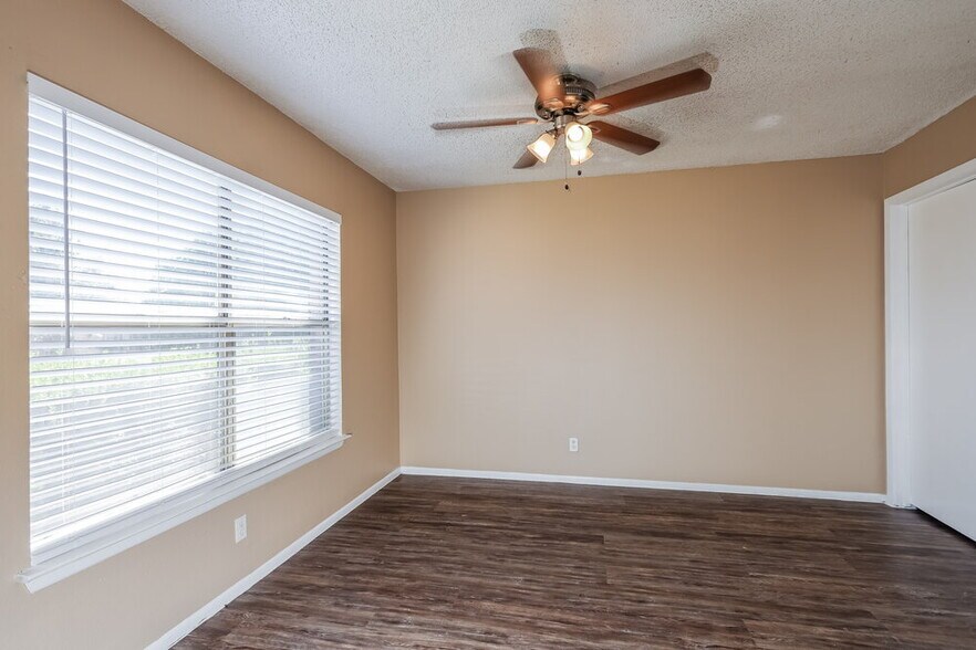 Building Photo - 2949 Moss Plain Dr