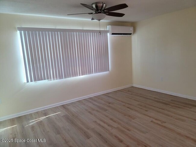 Building Photo - 1700 Chaucer Rd