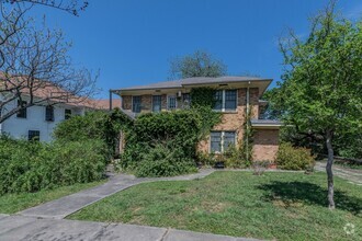 Building Photo - 2 bed 1 Bath in Beacon Hill