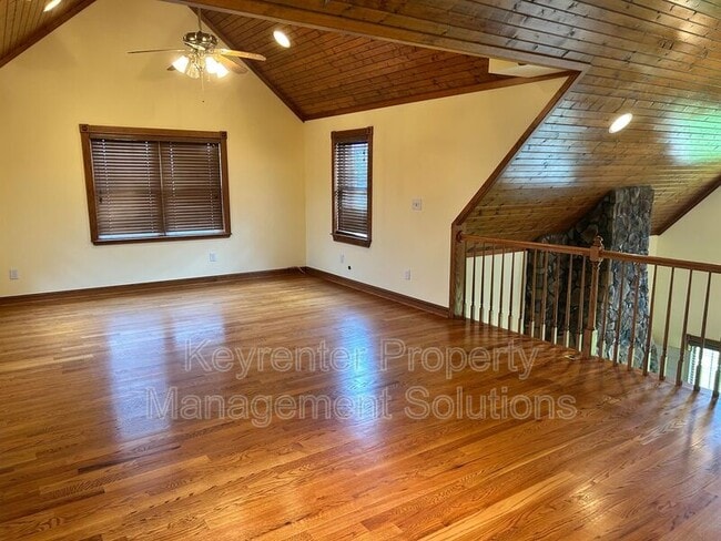 Building Photo - 33 Hodge Farm Ln