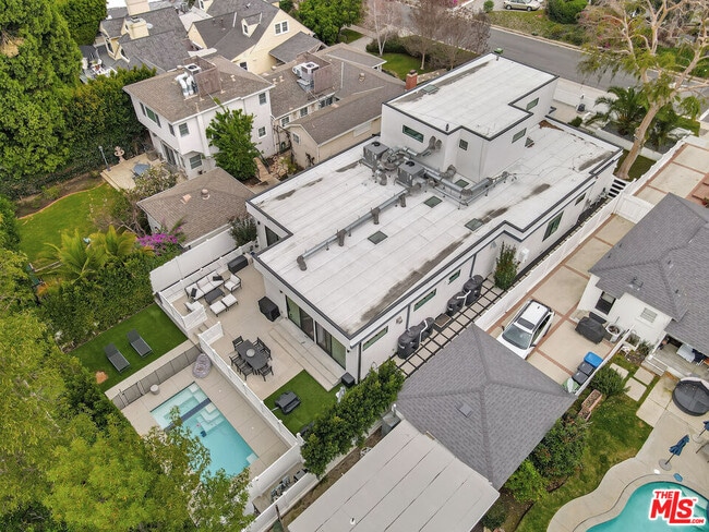 Building Photo - 4203 Saugus Ave