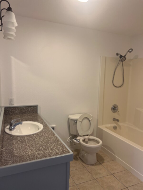 Building Photo - 2125 Hamilton Ave