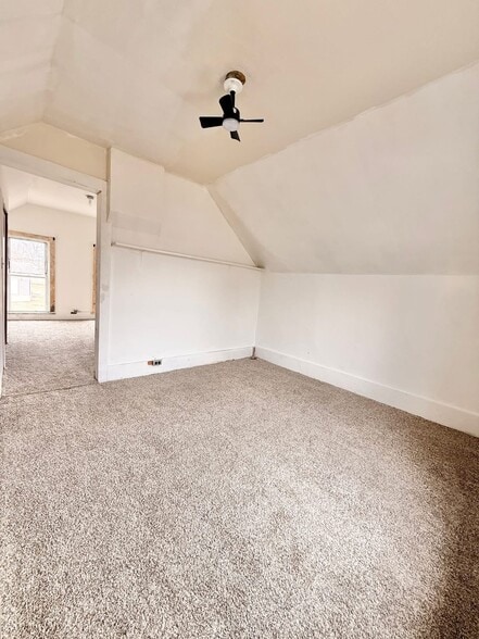 Building Photo - 705 Beautiful St