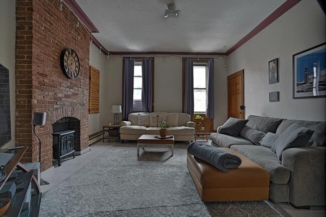 Building Photo - 1114 Washington St