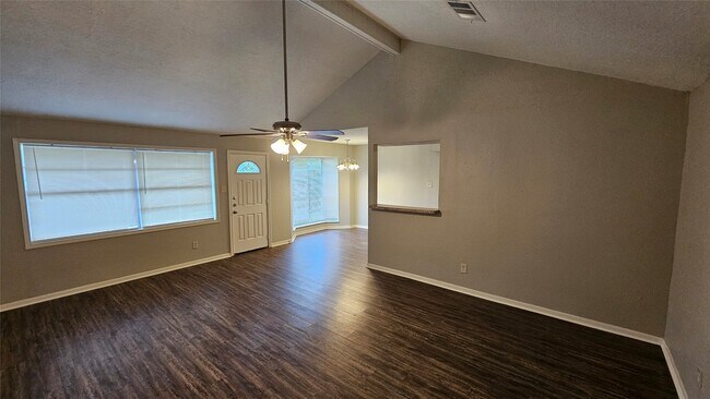 Building Photo - 1404 Cactus St