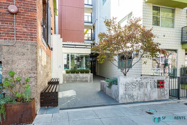 Building Photo - Dogpatch: Exceptional 1 Bed 1.5 Bath Condo @ Esprit Park with Garage Parking and Storage