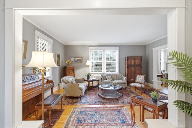 Building Photo - 303 Westwood Ave