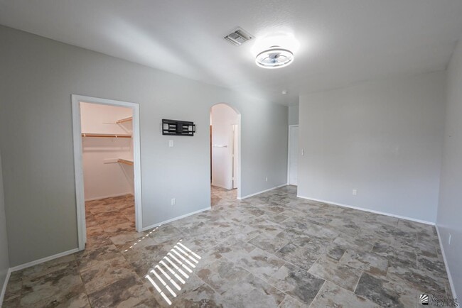Building Photo - 4429 W 25th Ln