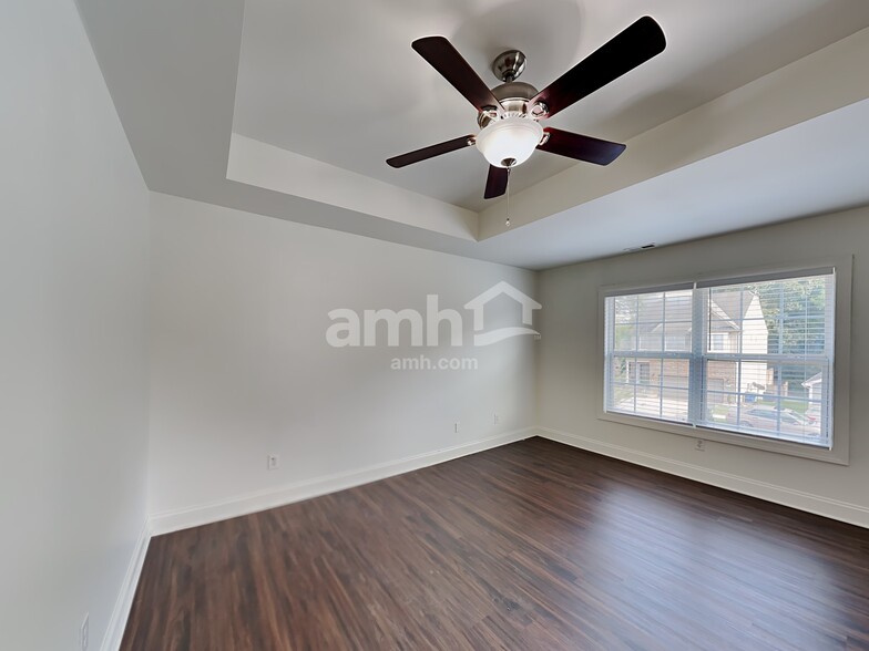 Building Photo - 2706 Erinridge Rd