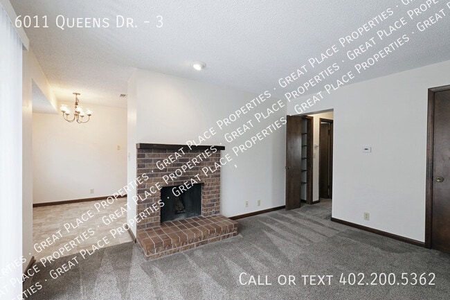 Building Photo - 6011 Queens Dr