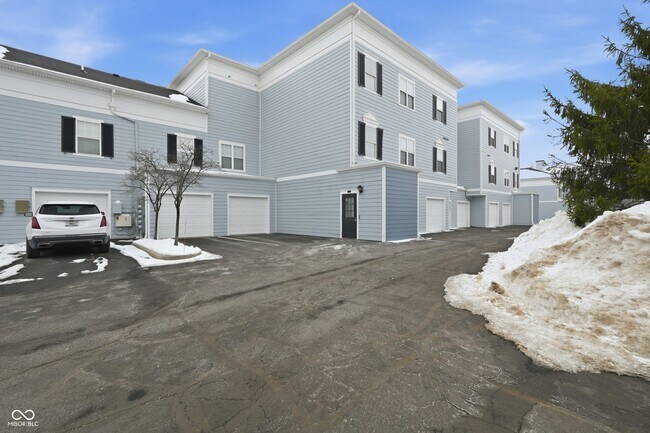 Building Photo - 12833 Tradd St
