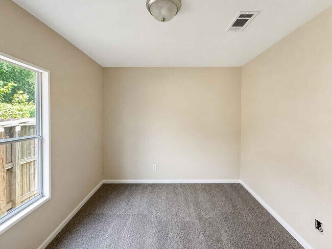 Building Photo - 11926 Greensbrook Forest Dr