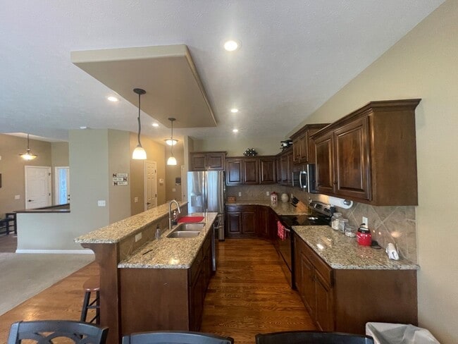 Building Photo - Ranch in Shadow Lake Papillion