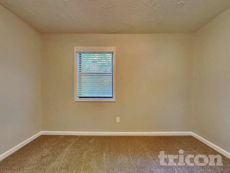 Building Photo - 80 Windsong Ct