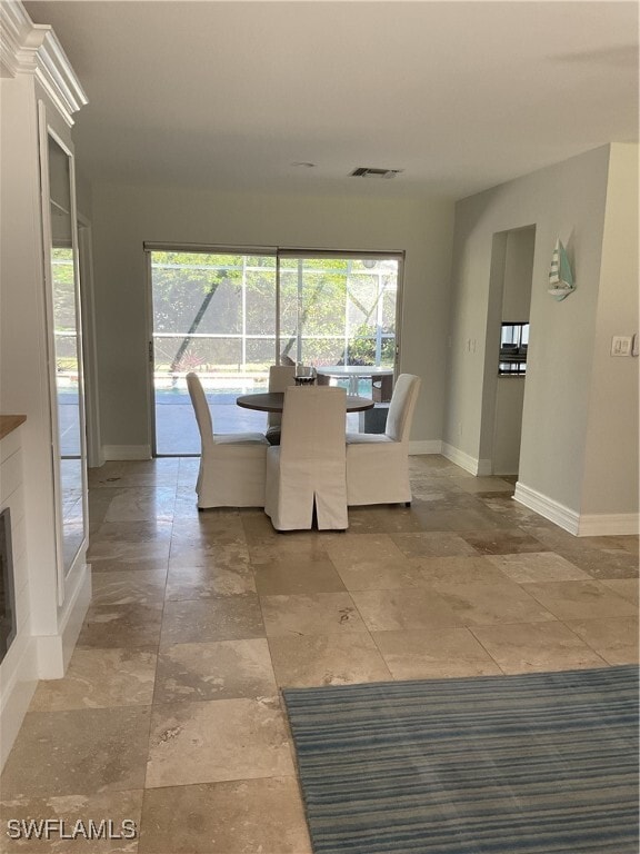 Building Photo - 4587 Flamingo Dr