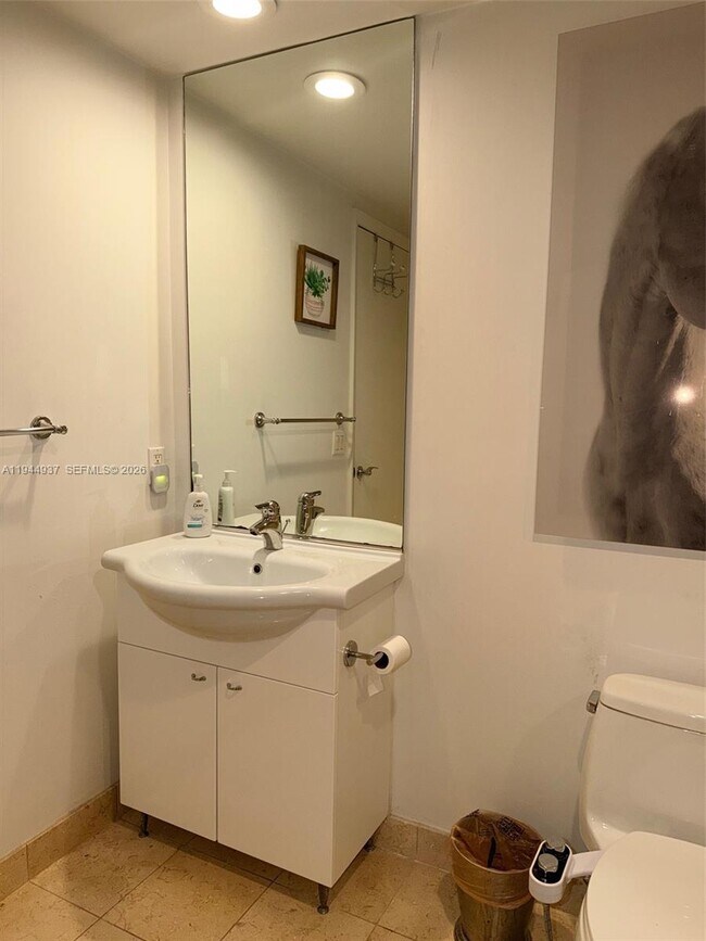 Building Photo - 1800 S Ocean Dr