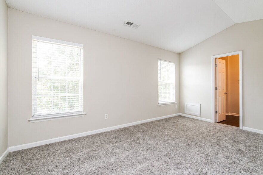 Building Photo - 3917 Apperson Dr