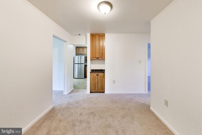 Building Photo - 862 College Pkwy