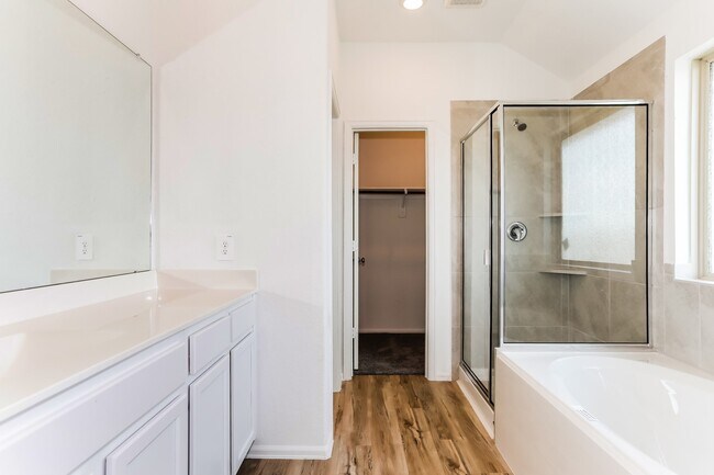 Building Photo - 23926 Lakota Cyn Dr