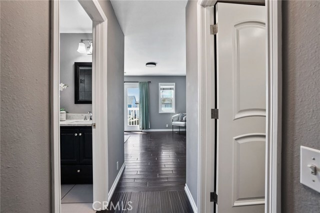 Building Photo - 715 Oceanhill Dr