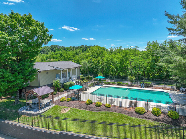 Pool - Falls at Mill Creek