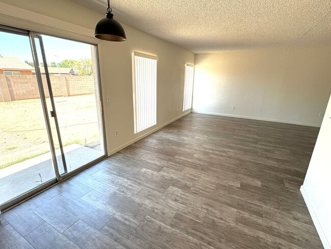 Building Photo - BRAND NEW REMODEL 3 BED, 2 BATH LOCATED HA...