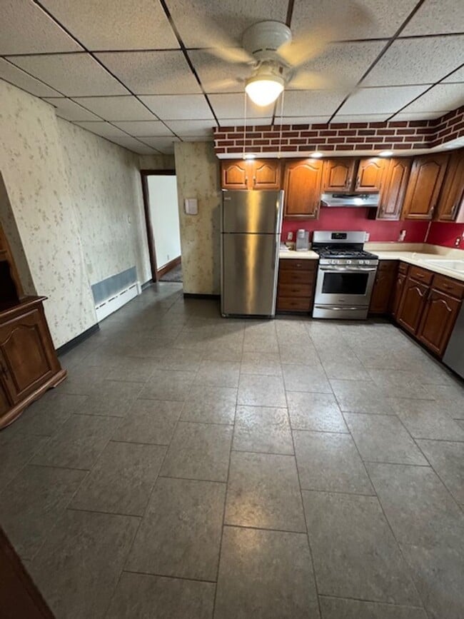 Building Photo - 3 Bedroom in Plains