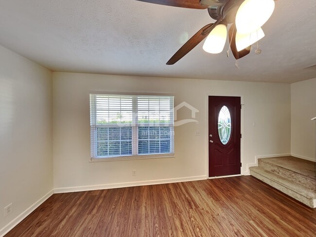 Building Photo - 1419 Westview Dr