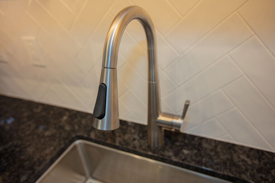 Building Photo - 86 Edgewood Ave