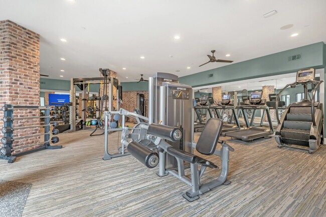 Building Photo - 1223 E Plant St