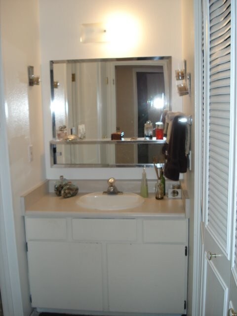 Building Photo - 22 E 600 S