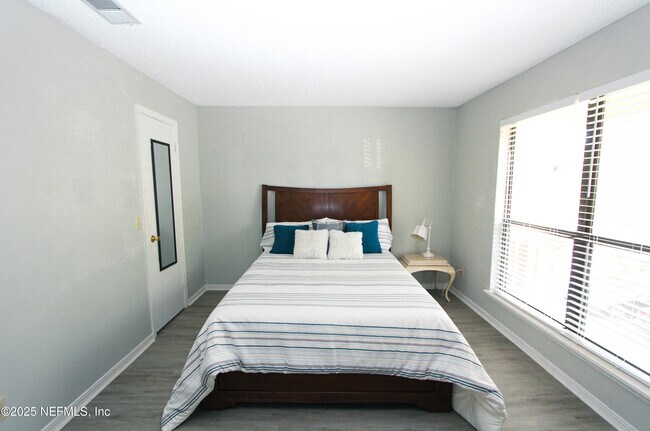 Building Photo - 10200 Belle Rive Blvd