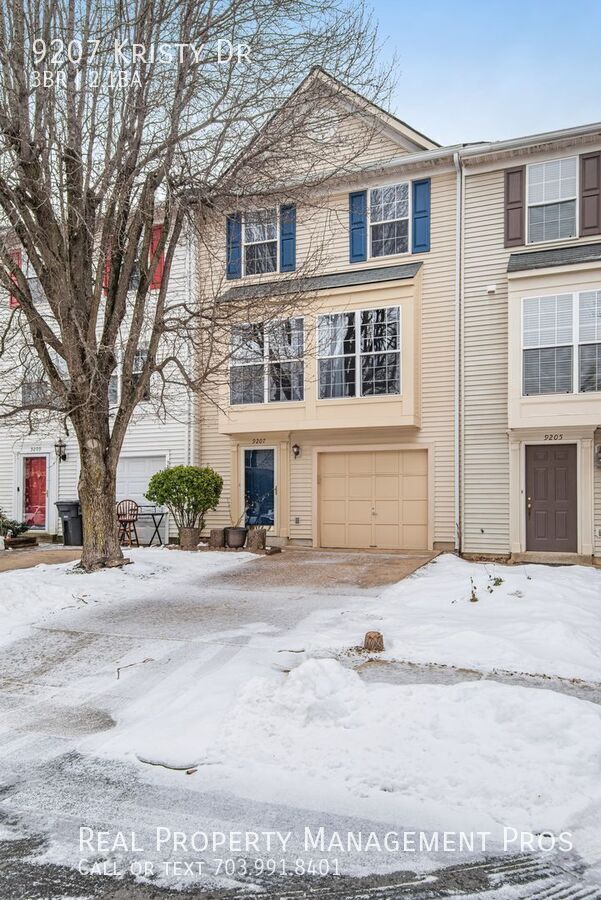 Building Photo - 3-Bedroom, 2.5-Bath Townhome with One-Car ...