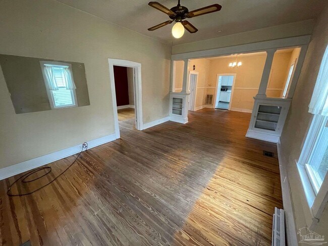 Building Photo - 1310 E Strong St