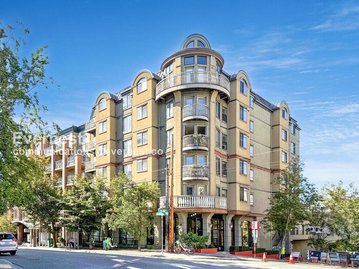 Building Photo - 133 Queen Anne Ave N