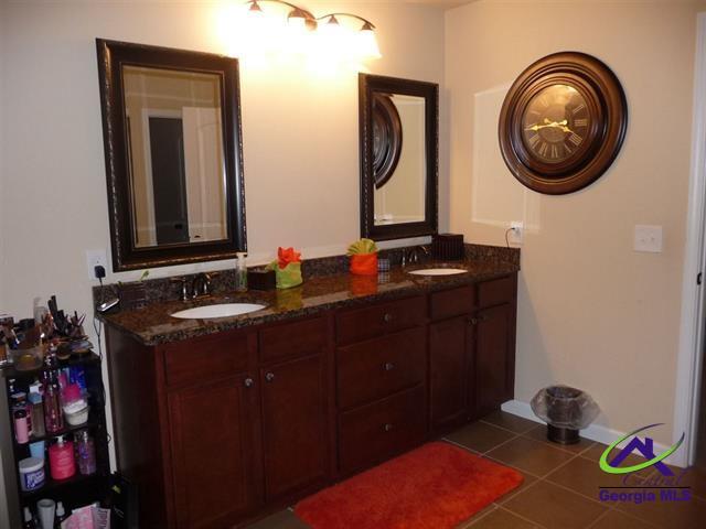 Building Photo - 204 Baxter Dr