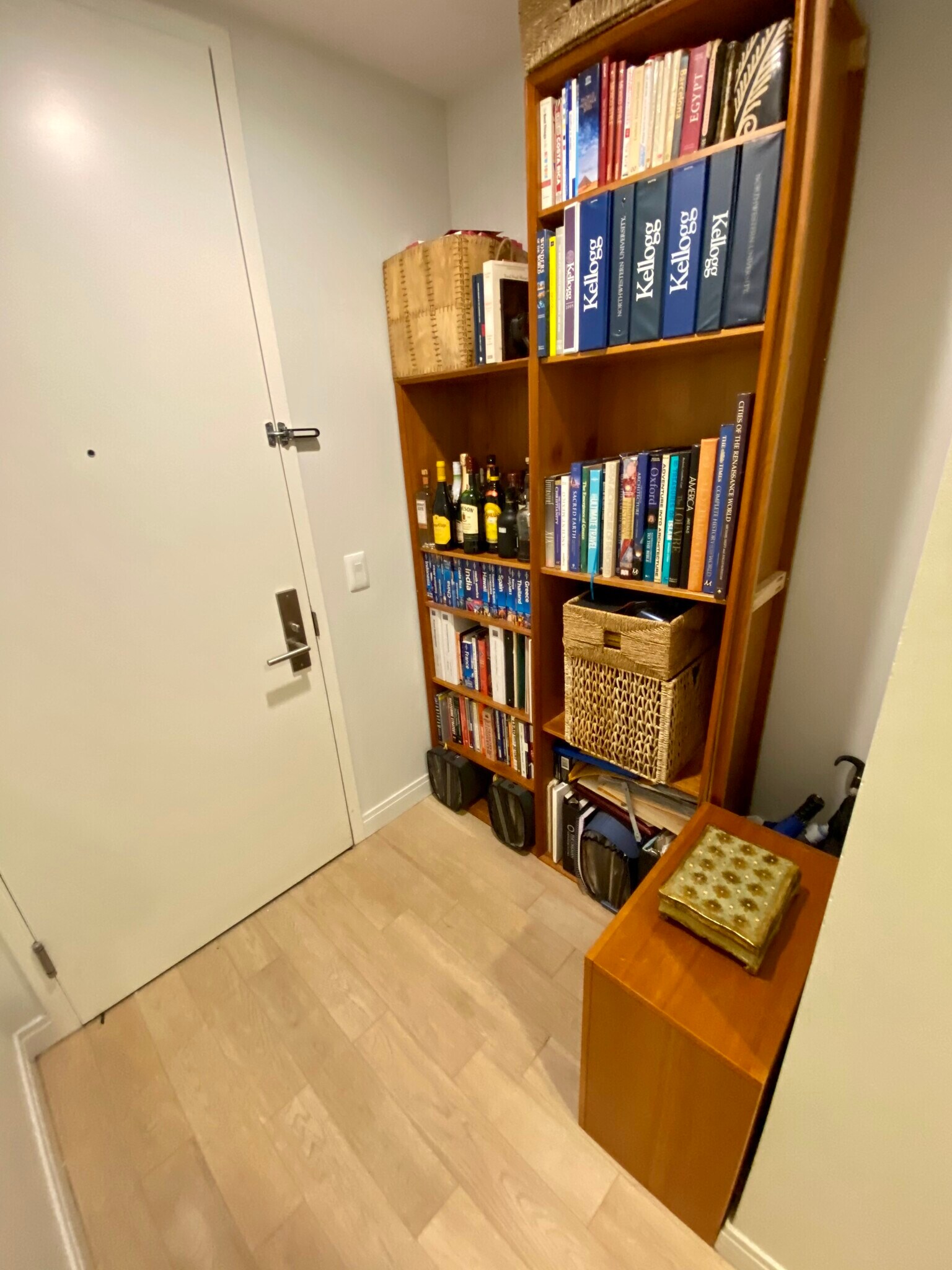 Foyer area - 160 1st St