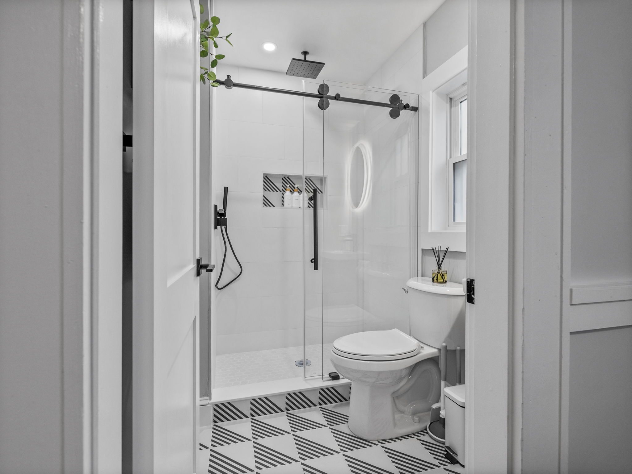 Building Photo - 1212 Broadway