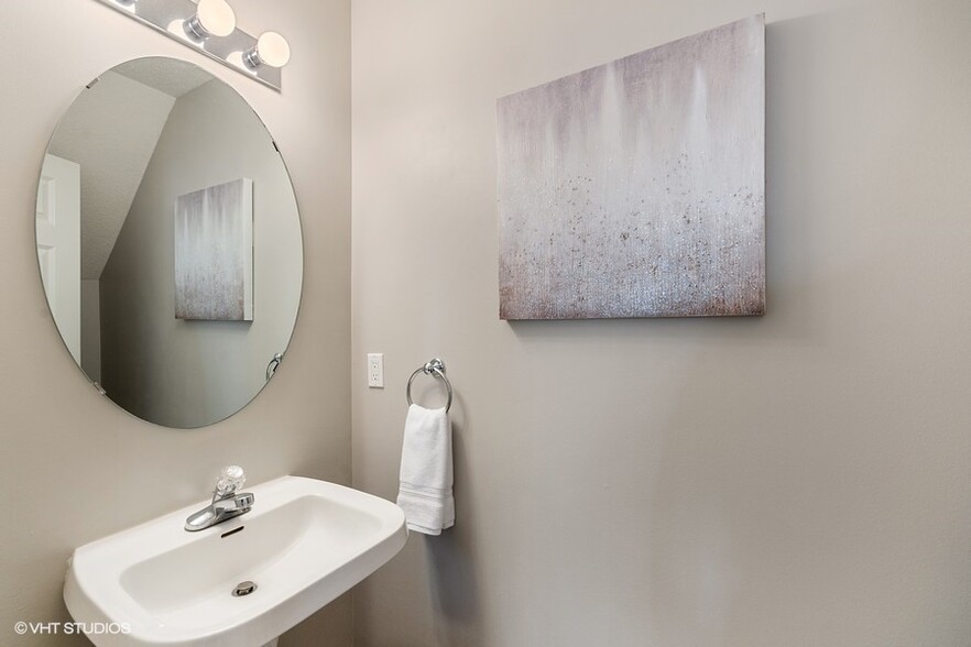 Bathroom - 939 Fairfield Way