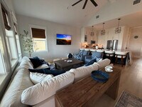 Building Photo - 867 Bowers Ln