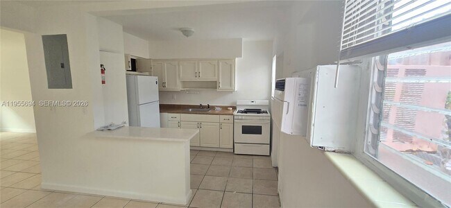 Building Photo - 744 85th St