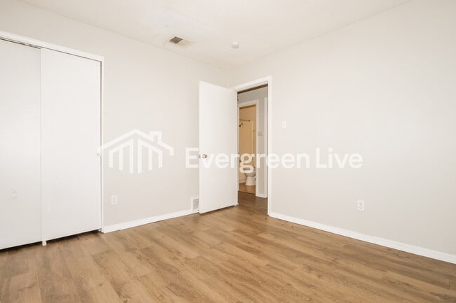 Building Photo - 3823 Barberry St