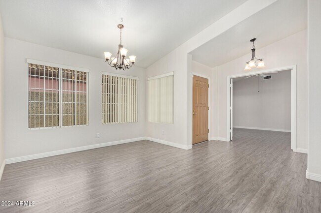 Building Photo - 10848 W Ventana Dr S