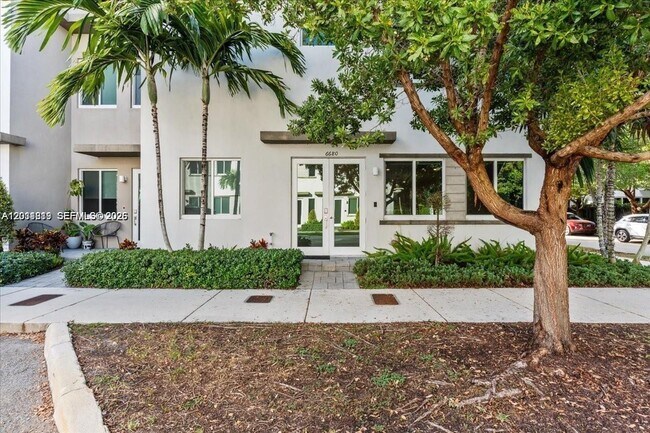 Building Photo - 6680 NW 102nd Path