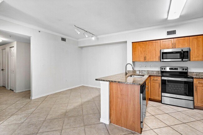 Building Photo - 6400 Emerald Dunes Dr