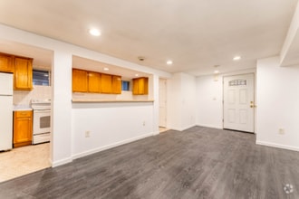 Building Photo - 68 Oakwood Ave