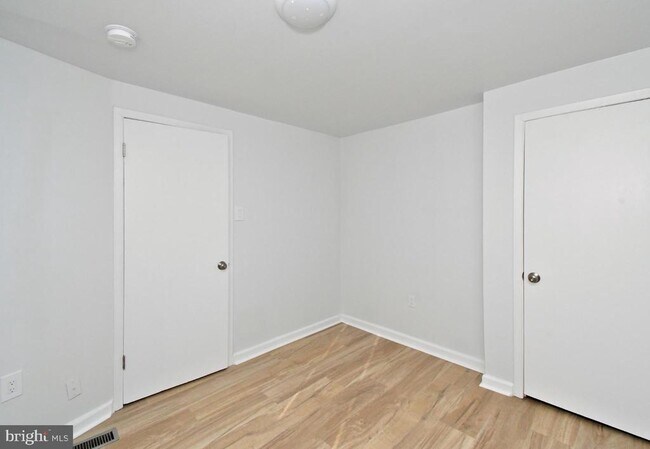 Building Photo - 5816 Knox St