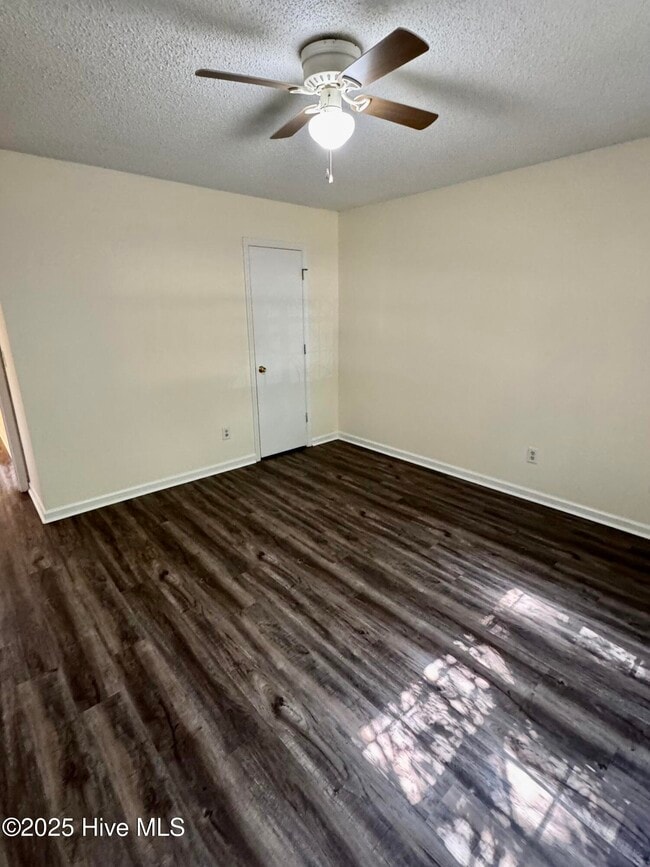 Building Photo - 1303 Angels End