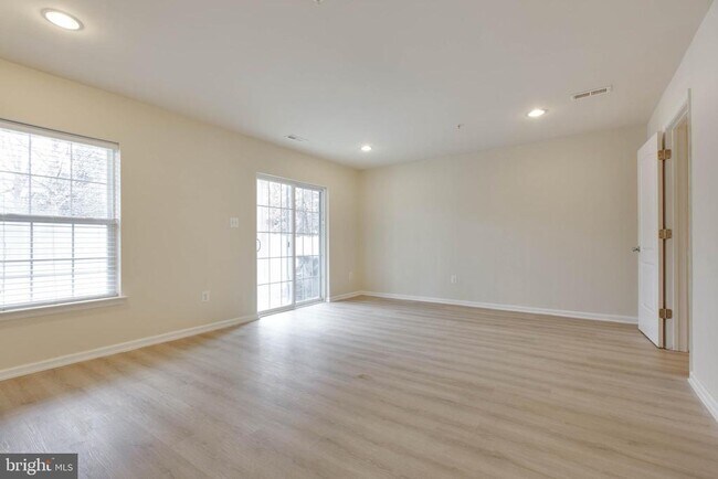 Building Photo - 1919 Beckman Ter