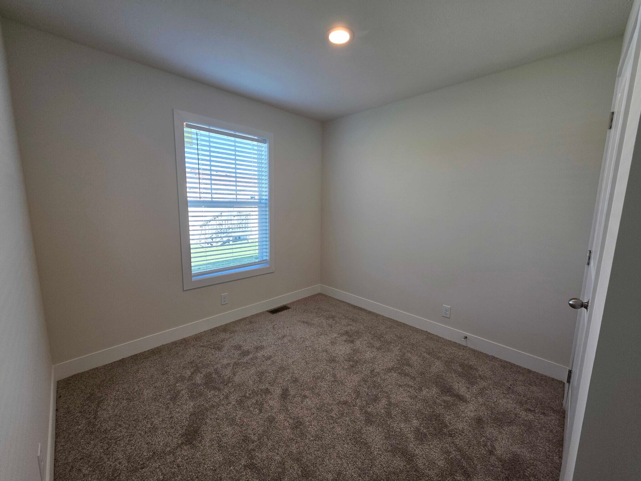 Building Photo - 4393 Hemlock Loop